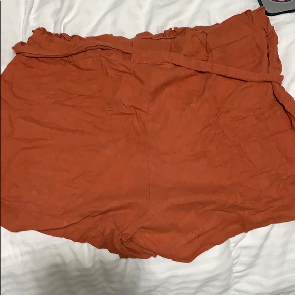 Size XL paper bag shorts - Picture 3 of 3